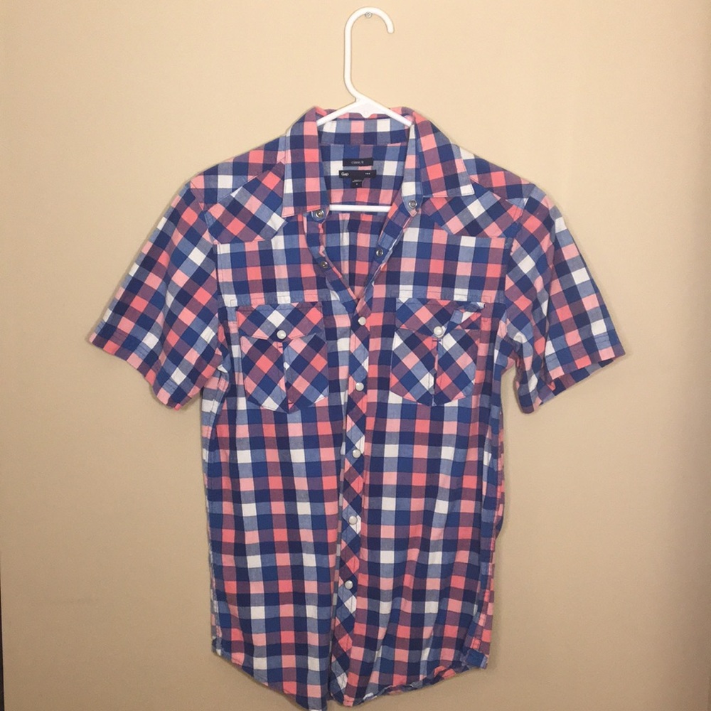 Men’s Gap button down, short sleeve, small shirt.